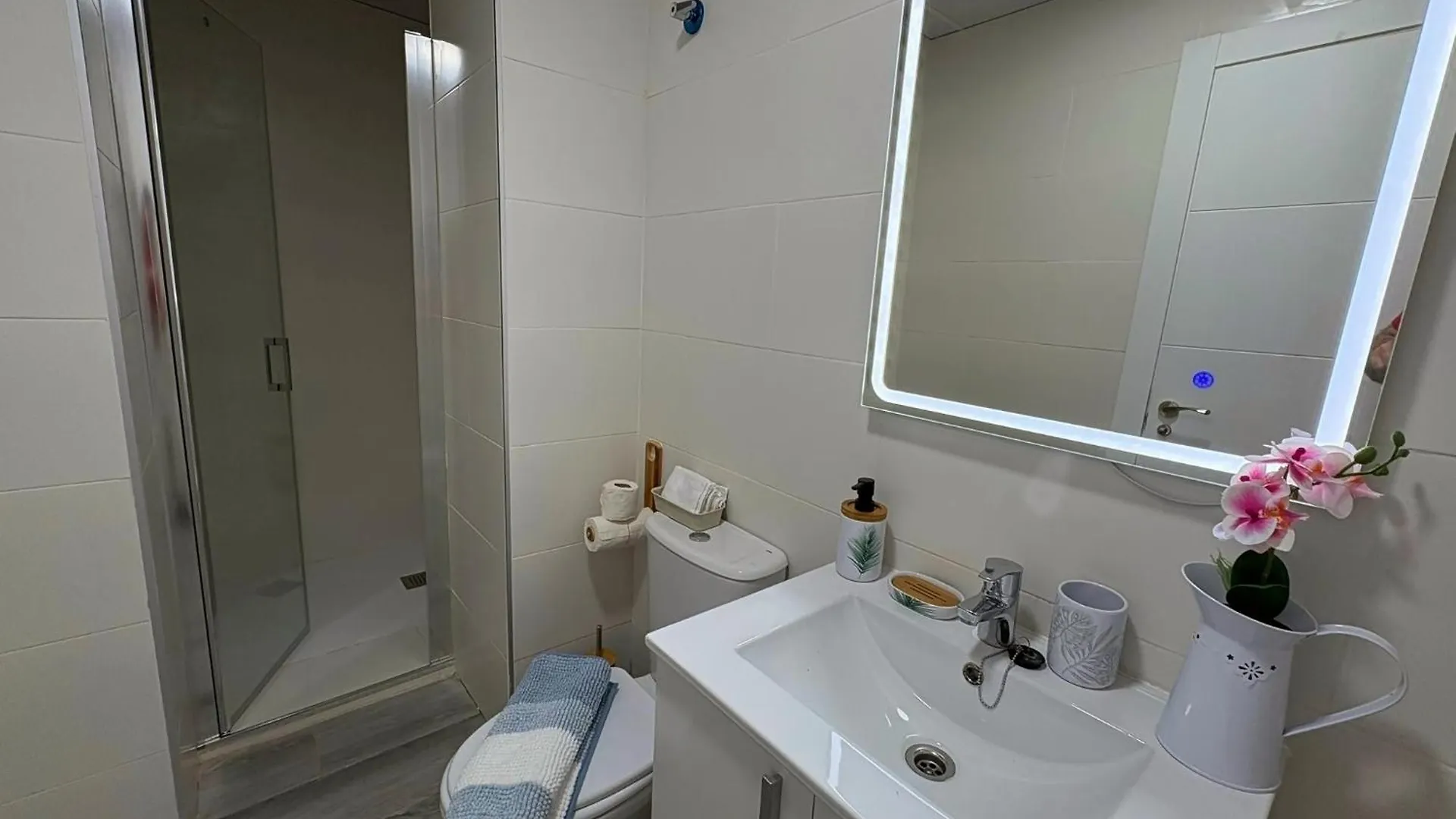 Refugio Del Madrono - Estudio Moderno En Málaga