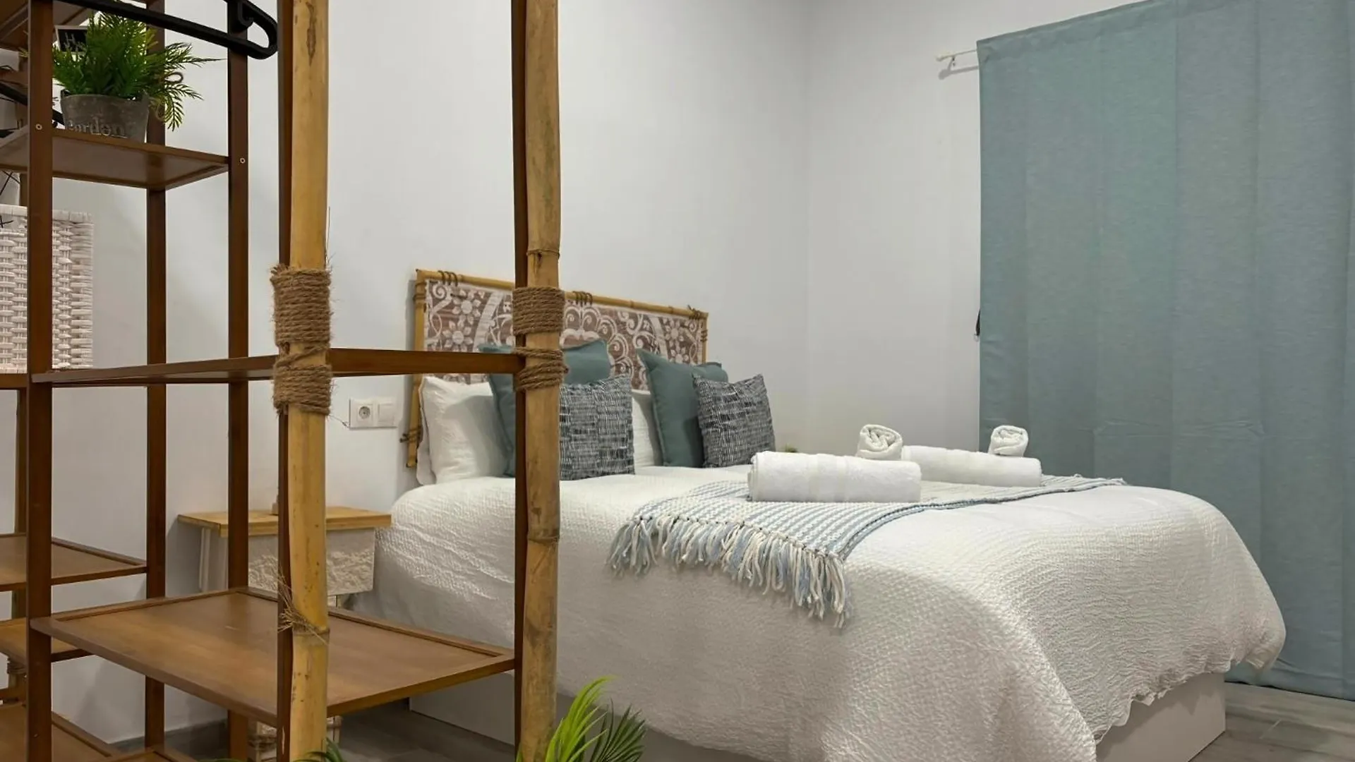 Refugio Del Madrono - Estudio Moderno En Málaga 0*,