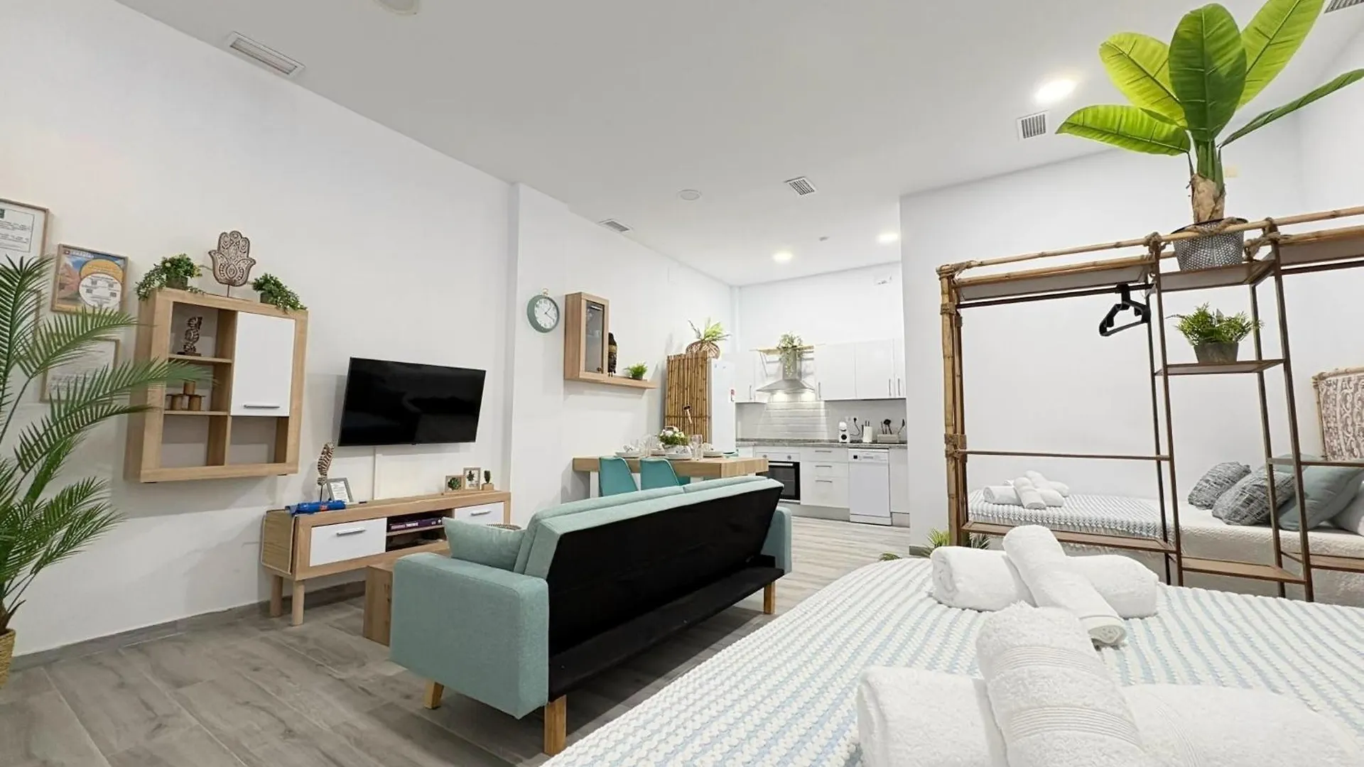 Refugio Del Madrono - Estudio Moderno En Málaga