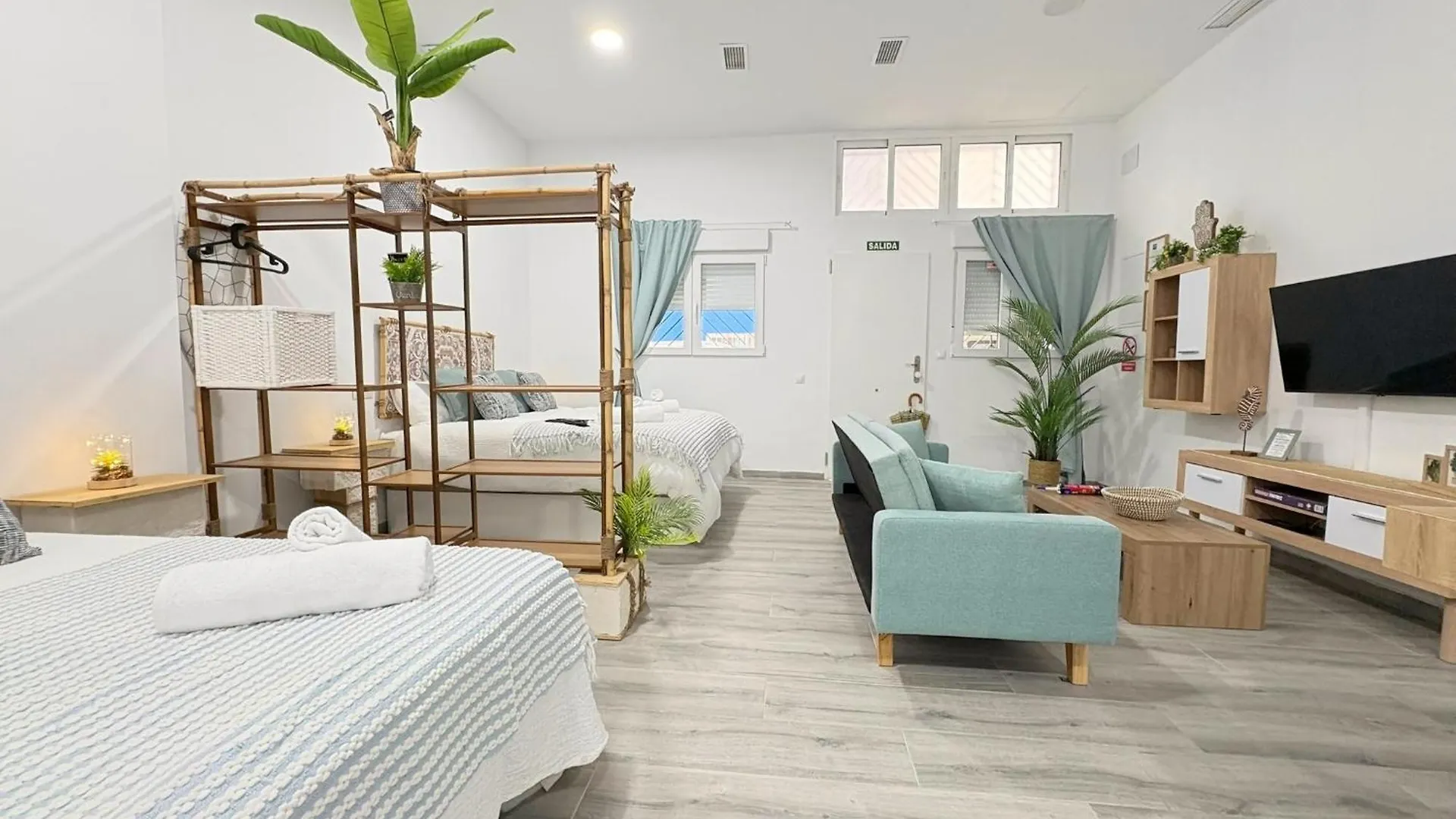 Refugio Del Madrono - Estudio Moderno En Málaga Spagna